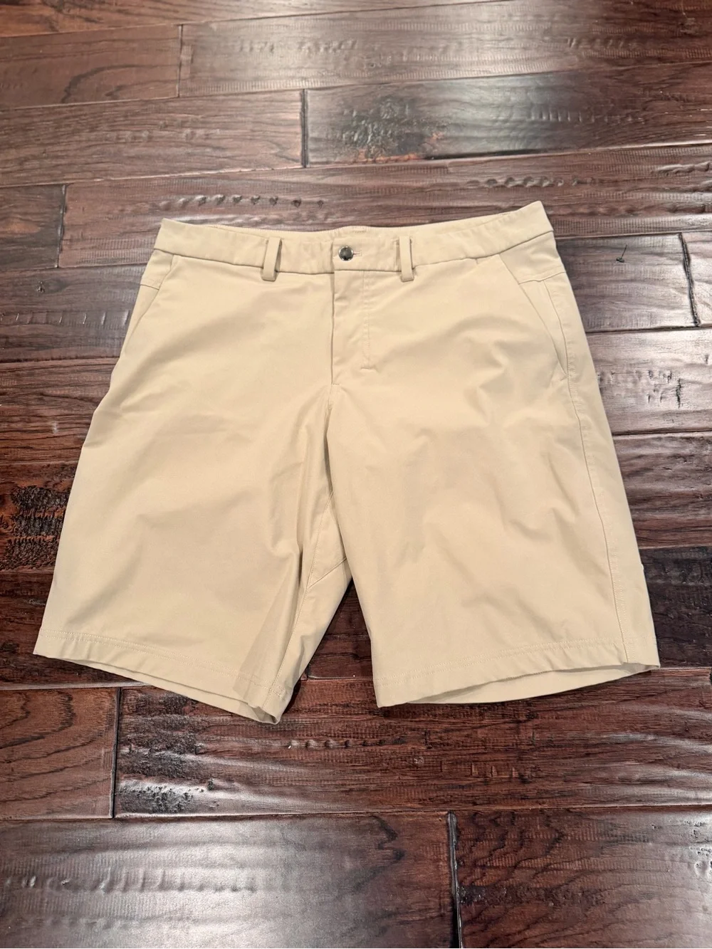 lululemon athletica Men's Khaki Flat-Front Performance Shorts